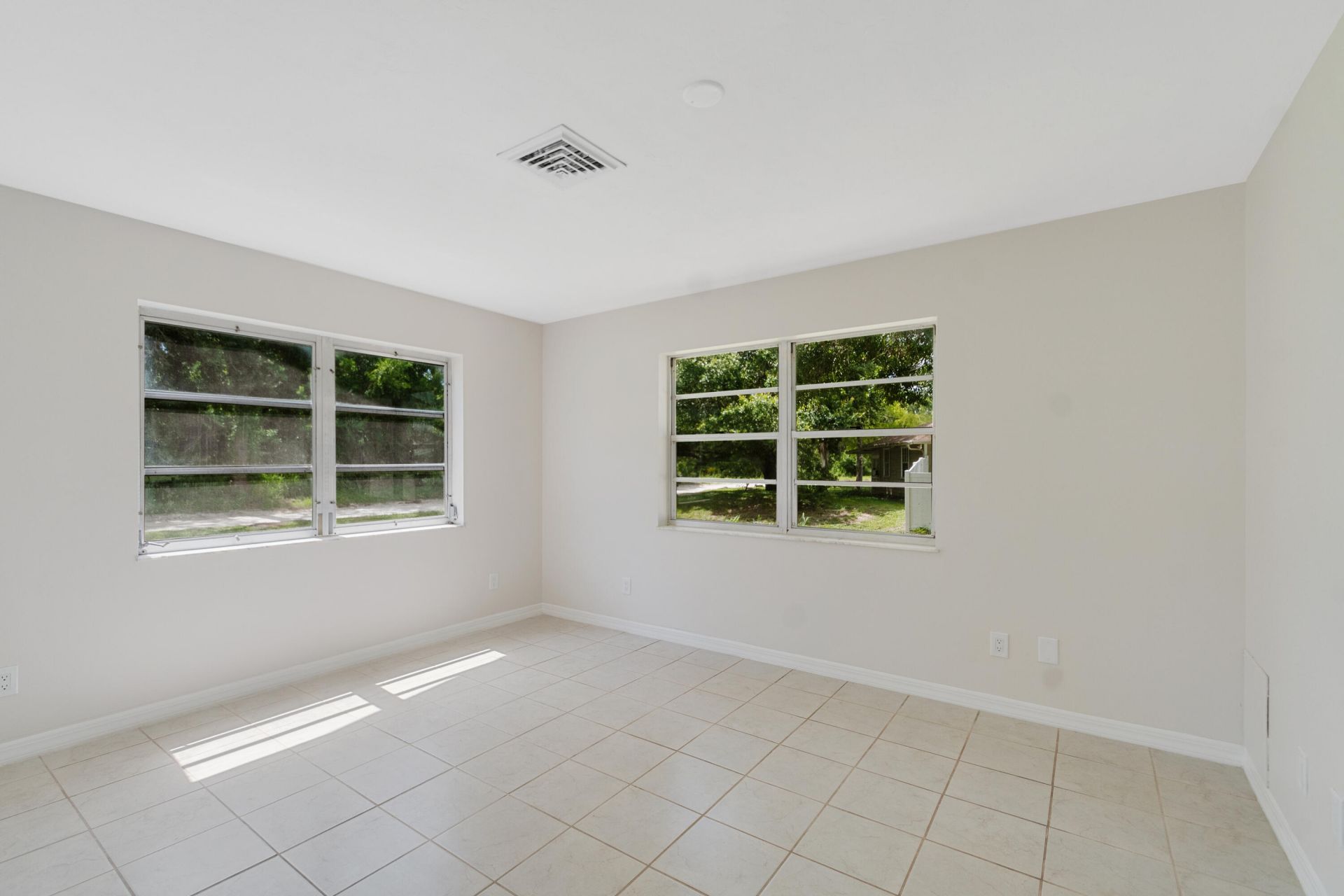 5605 38th Street, Vero Beach, FL 32966 Photo