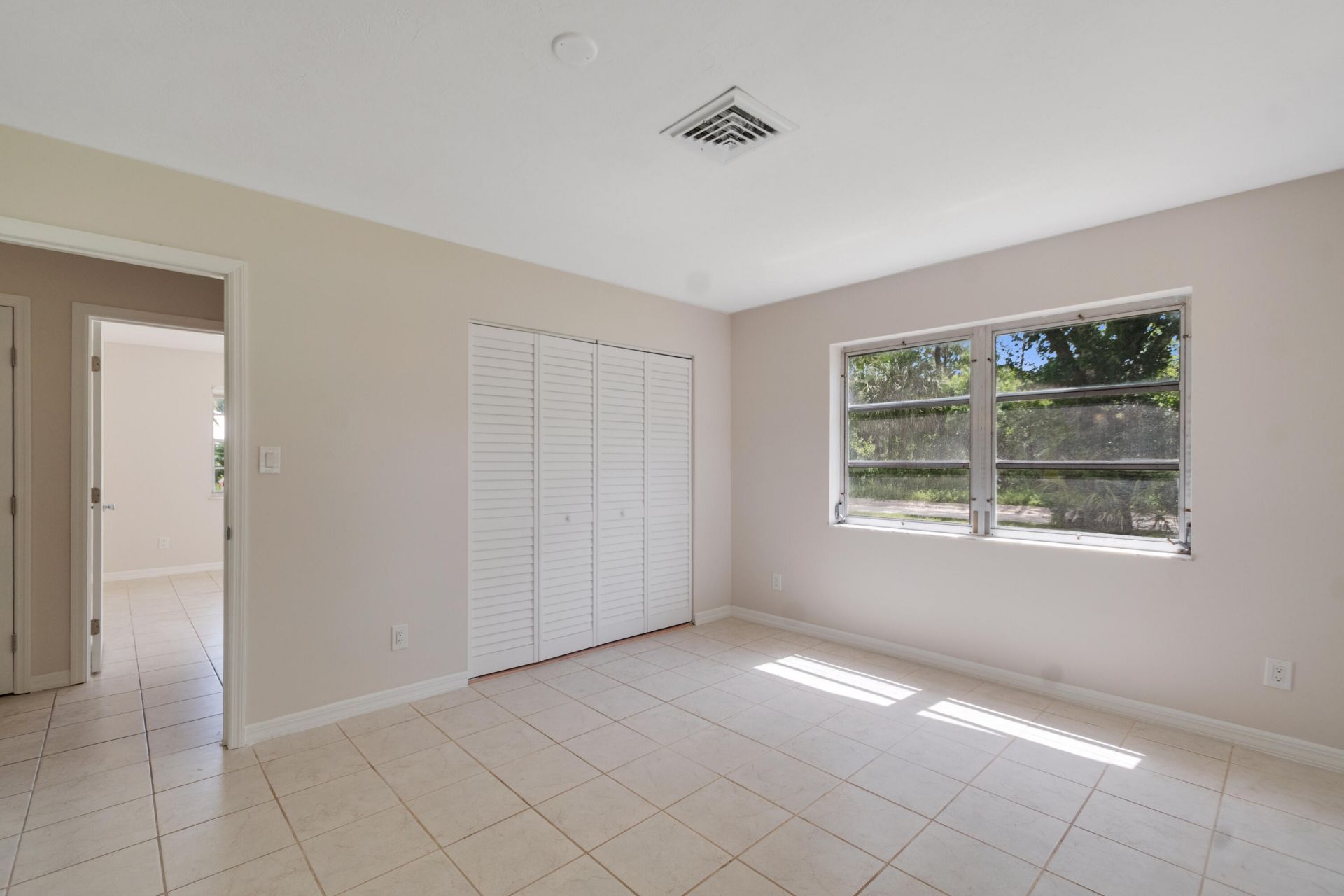 5605 38th Street, Vero Beach, FL 32966 Photo