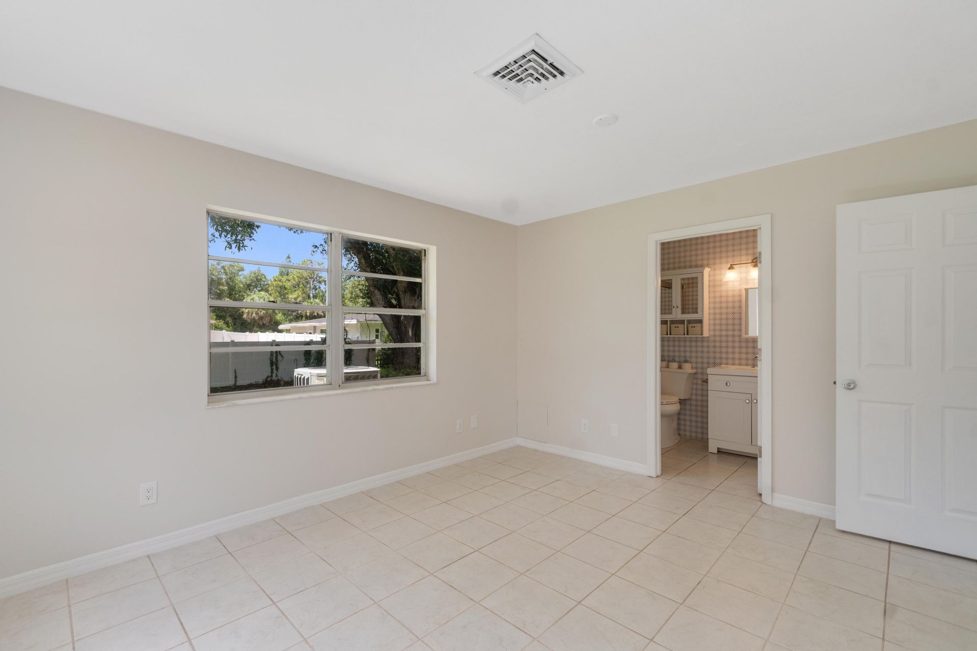 5605 38th Street, Vero Beach, FL 32966 Photo