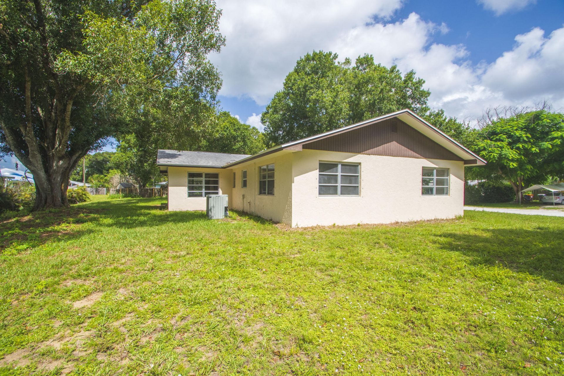 5605 38th Street, Vero Beach, FL 32966 Photo