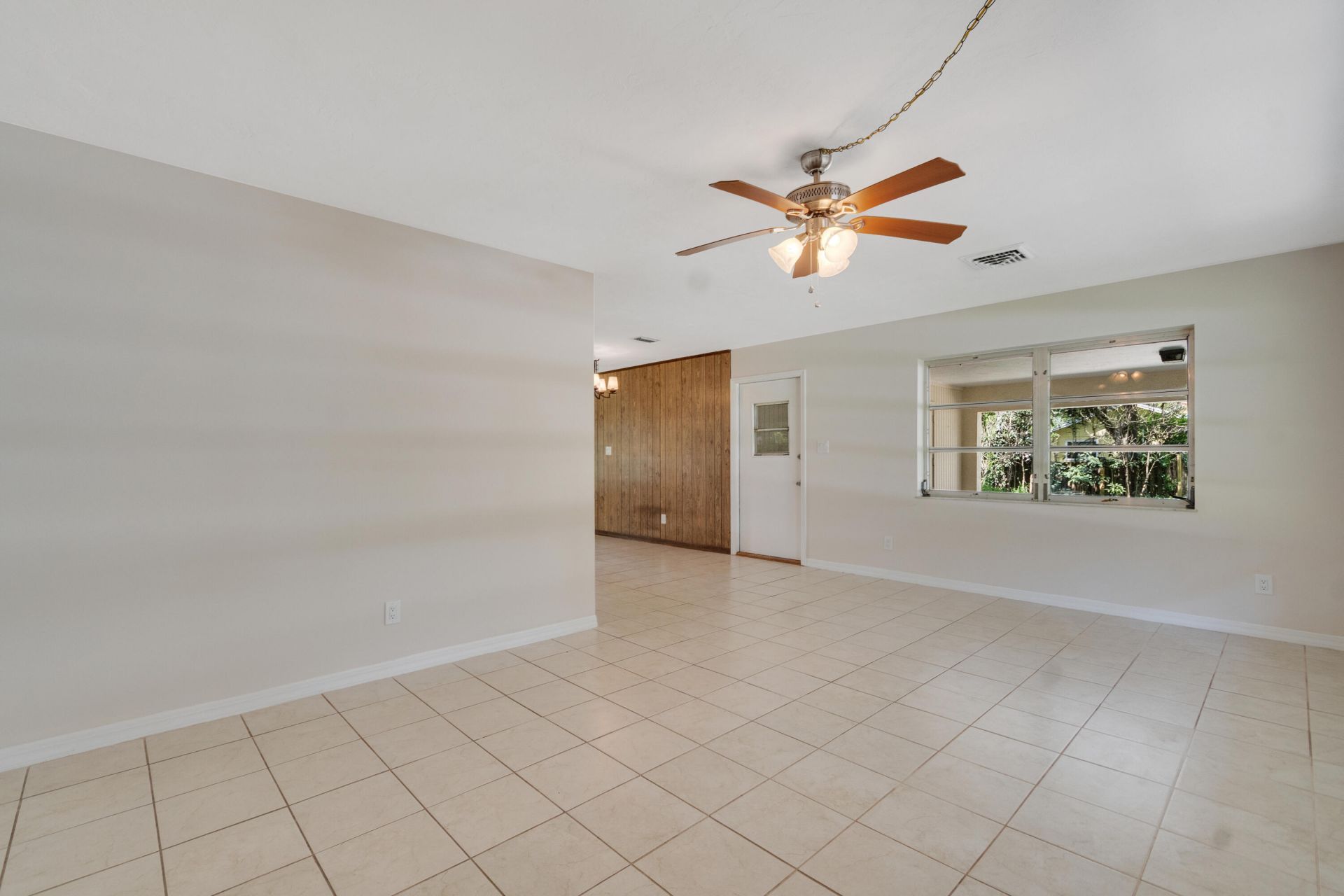 5605 38th Street, Vero Beach, FL 32966 Photo