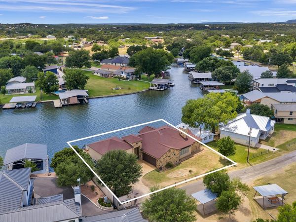 336 Park Lane LN, Sunrise Beach, TX 78643