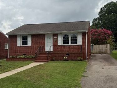 207 Mac Arthur Avenue , Colonial Heights, VA 23834