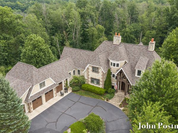 5914 Whitworth Court SE, Grand Rapids, MI 49546