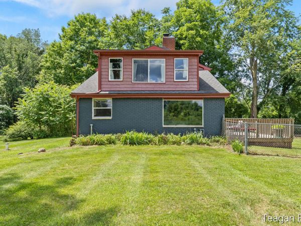 1256 10th Street, Martin, MI 49070