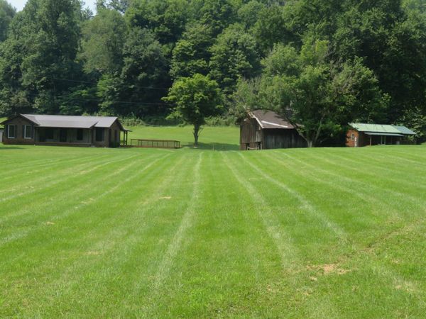8925 Homestead Road, Lesage, WV 25537