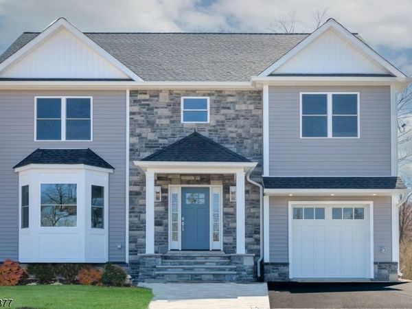 142 Passaic Ave, Roseland, NJ 07068