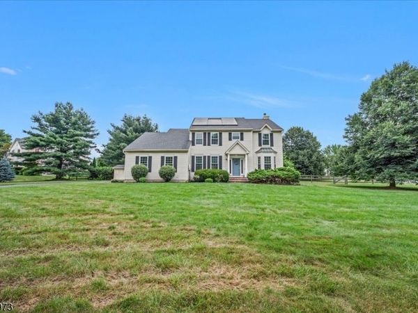 39 Meadowview Dr, Lopatcong, NJ 08865