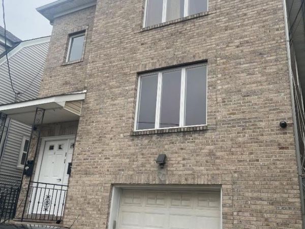 12 Cliff Hill Pl, Newark, NJ 07106