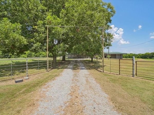 691 S State Highway 78, Bonham, TX 75418
