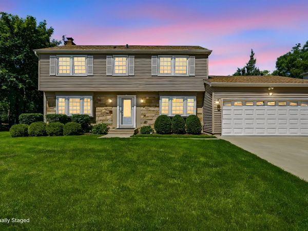 32 Timber Hill Road , Buffalo Grove, IL 60089
