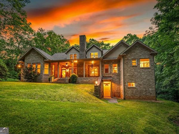 541 Davis Road, Blue Ridge, GA 30513