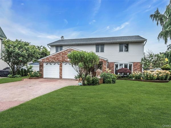 3901 Jane Court , Seaford, NY 11783