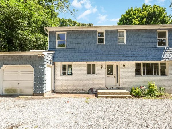 216 Woodbury Road , Woodbury, NY 11797