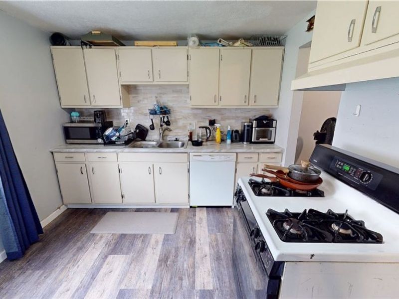 4480 Granada Boulevard, Unit 23, Warrensville Heights, OH 44128 Photo 8
