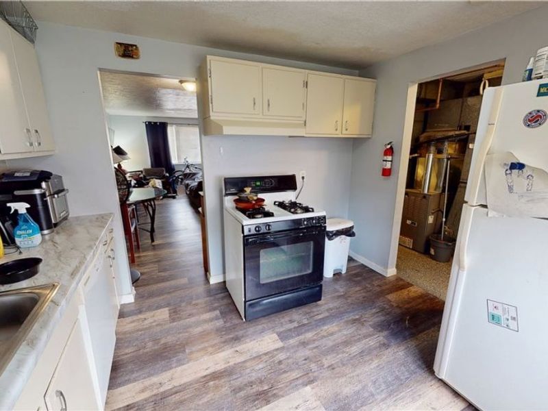 4480 Granada Boulevard, Unit 23, Warrensville Heights, OH 44128 Photo 9