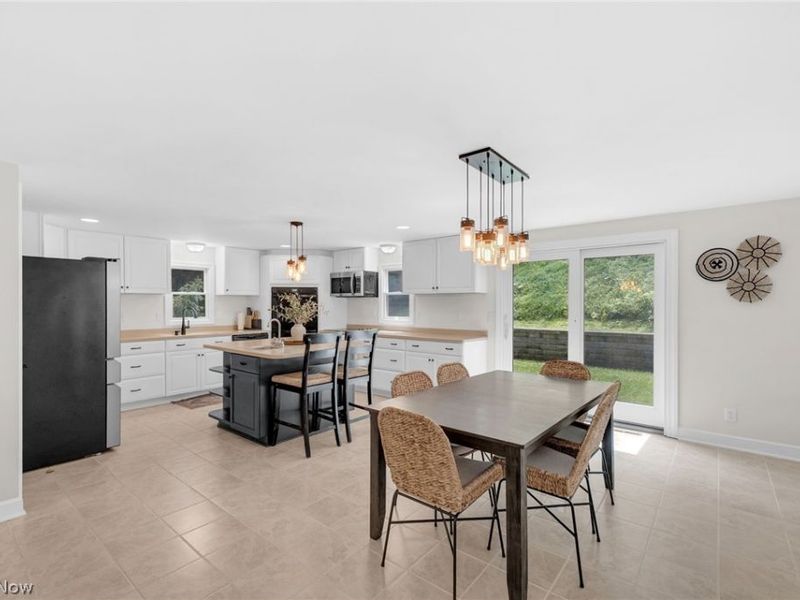 155 Cheyenne Trail, Malvern, OH 44644 Photo 4