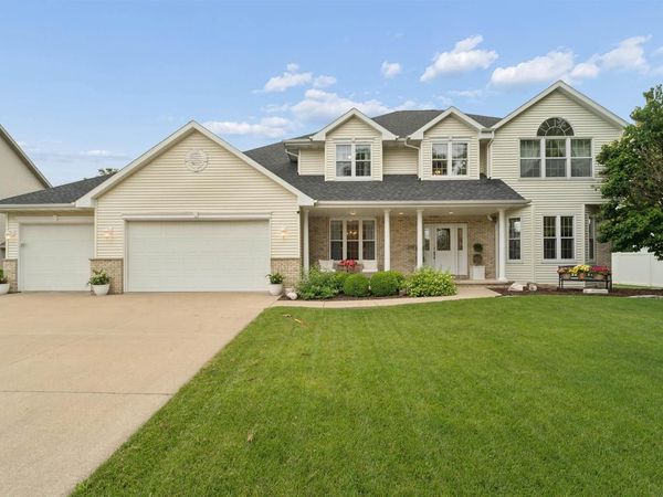 208 E APPLE CREEK ROAD, Appleton, WI 54913