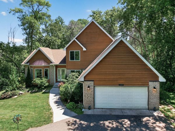 13707 Green Briar Drive, Minnetonka, MN 55305