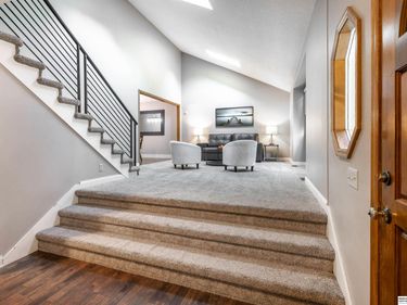 15720 Capitol Avenue, Omaha, NE 68118
