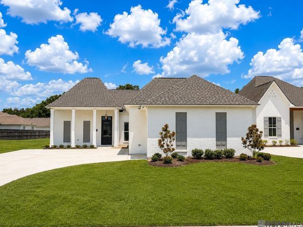 38158 Sweet Briar Dr, Prairieville, LA 70769