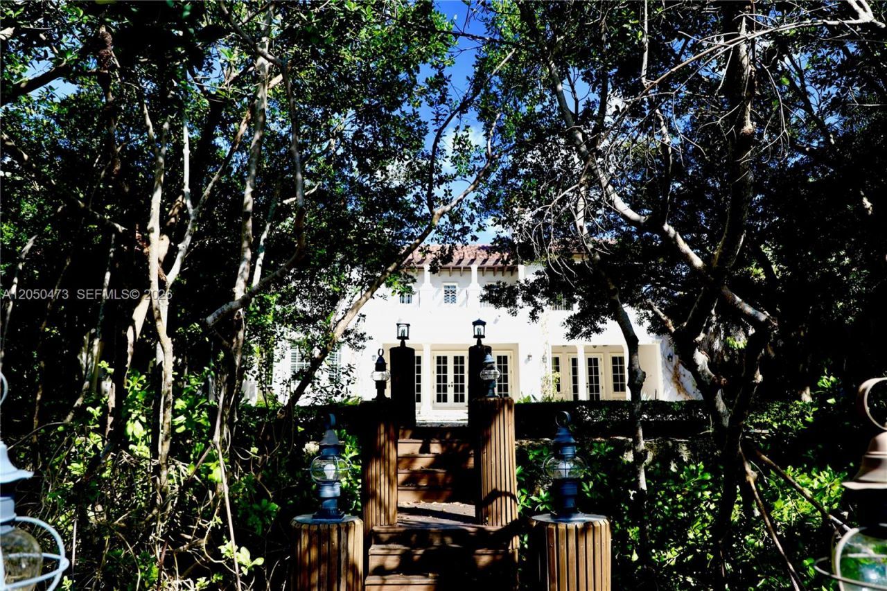 277 Marinero Ct , Coral Gables, FL 33143 Photo