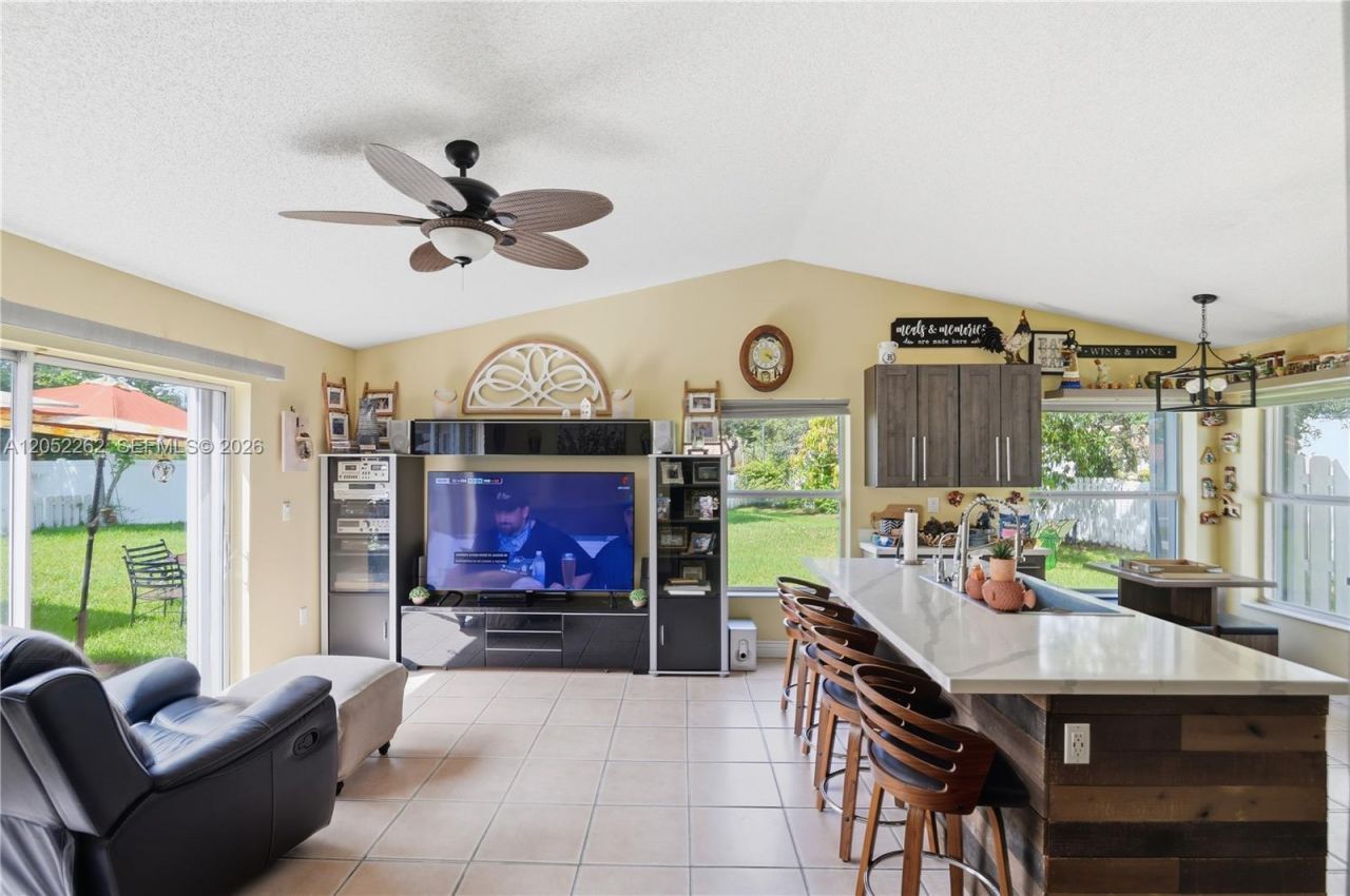 13341 SW 19th St, Miramar, FL 33027 Photo