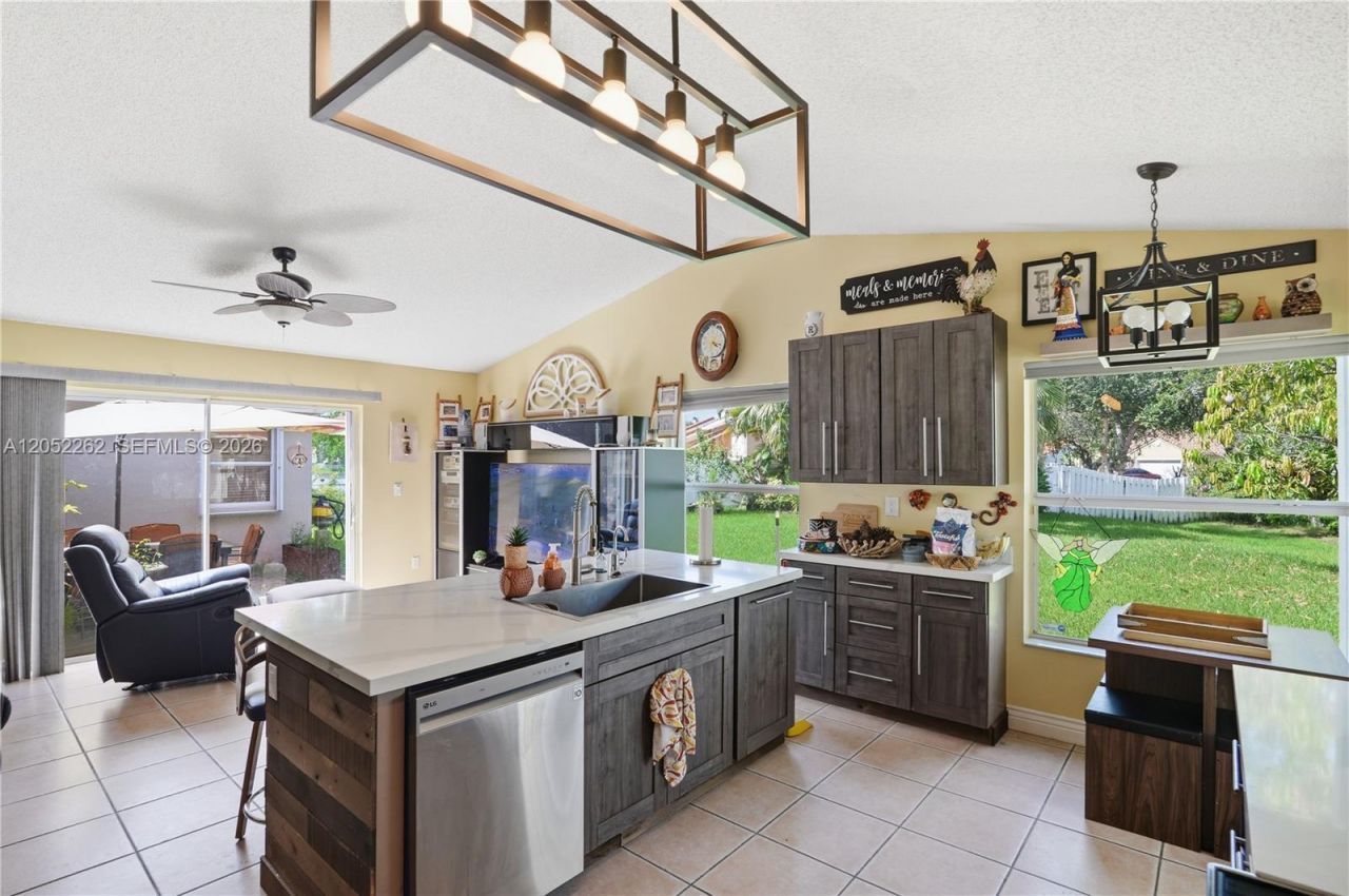 13341 SW 19th St, Miramar, FL 33027 Photo