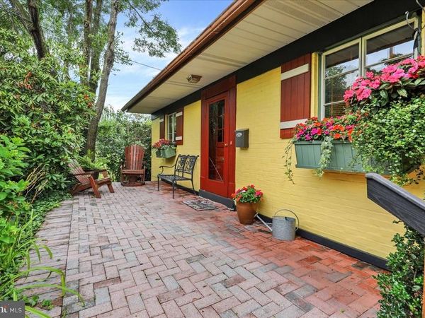 16 JACKSON DRIVE, LANCASTER, PA 17603