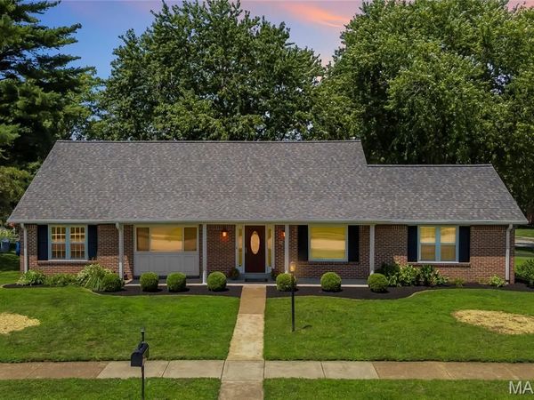 1029 Fernway Lane, Creve Coeur, MO 63141