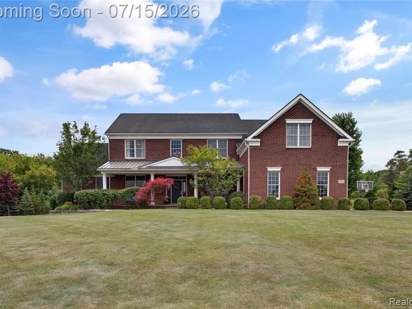 2433 Woodridge Court Court, Milford Twp, MI 48380