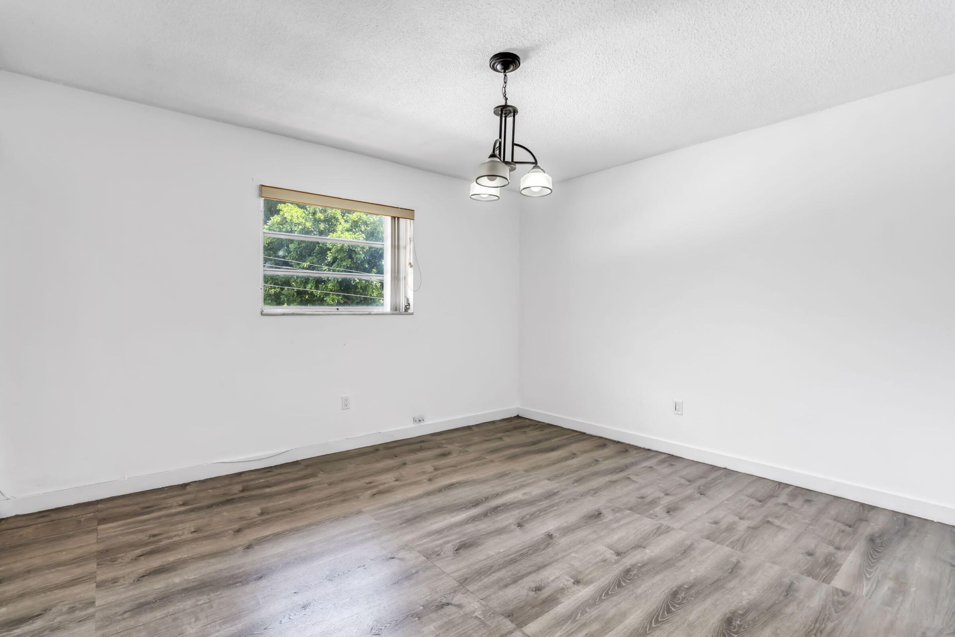 421 NE 1st Street, Unit 204, Hallandale Beach, FL 33009 Photo
