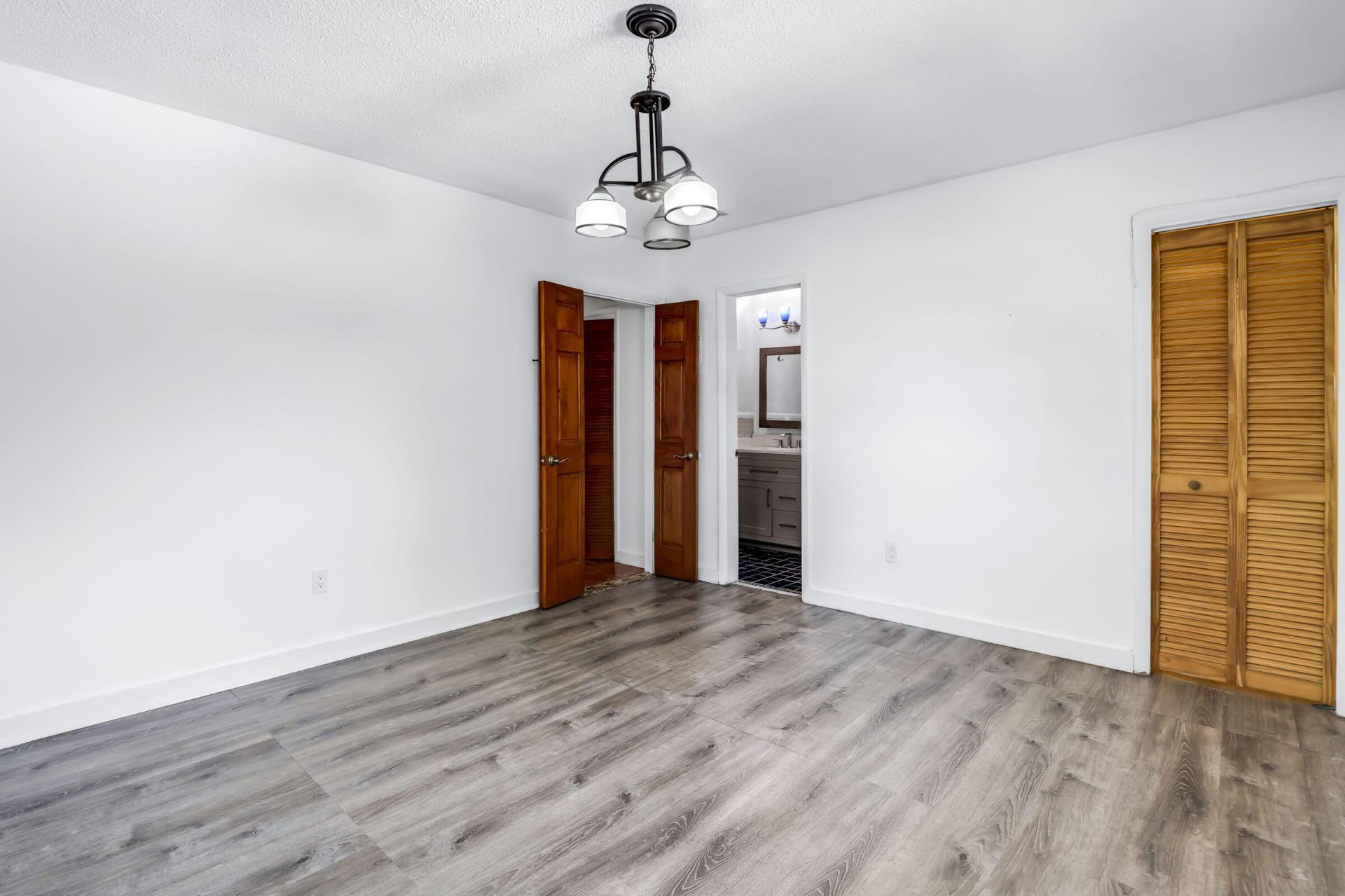421 NE 1st Street, Unit 204, Hallandale Beach, FL 33009 Photo