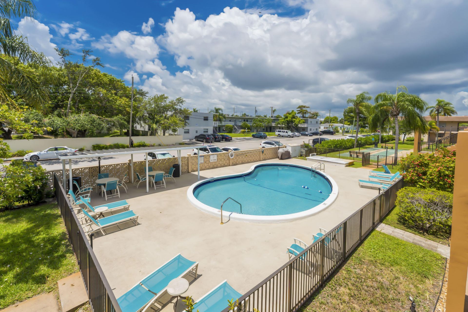 421 NE 1st Street, Unit 204, Hallandale Beach, FL 33009 Photo