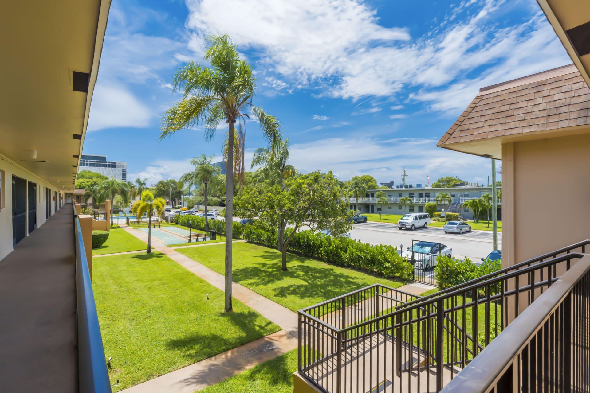 421 NE 1st Street, Unit 204, Hallandale Beach, FL 33009 Photo