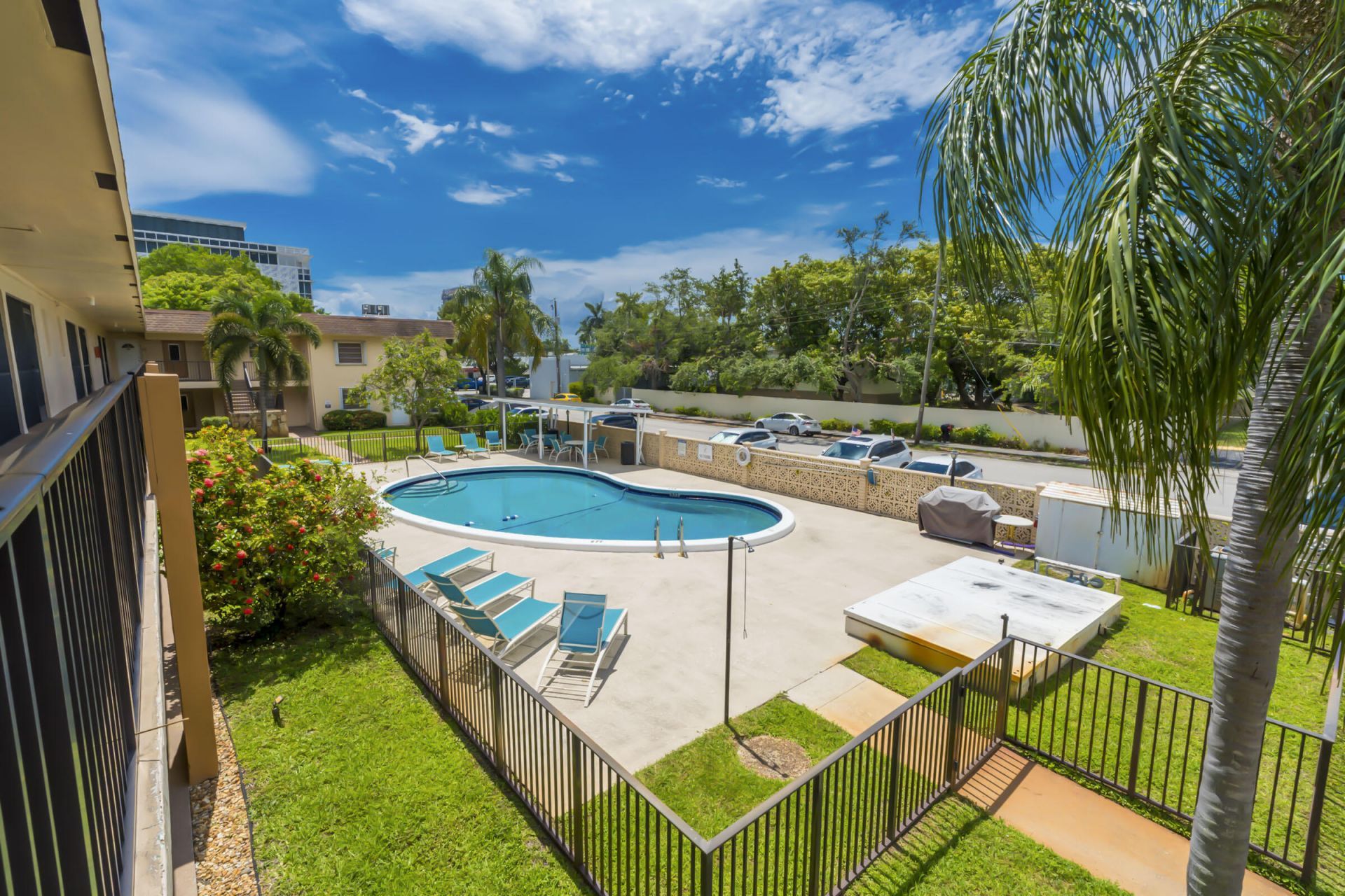 421 NE 1st Street, Unit 204, Hallandale Beach, FL 33009 Photo