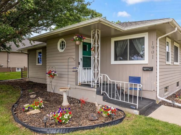 1901 Leland Avenue, Des Moines, IA 50315