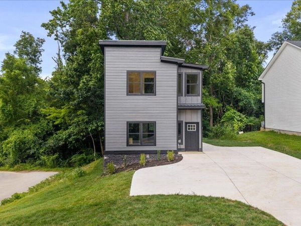 3008 Henderson Avenue, Cleveland, TN 37312