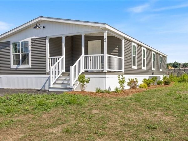 29 Lowell, Unit 24, Salem, NH 03079