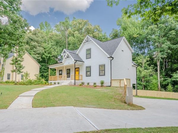 160 Rosewood Circle , Covington, GA 30016