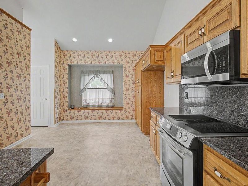 6 Fairway Drive , Mount Vernon, OH 43050 Photo 8