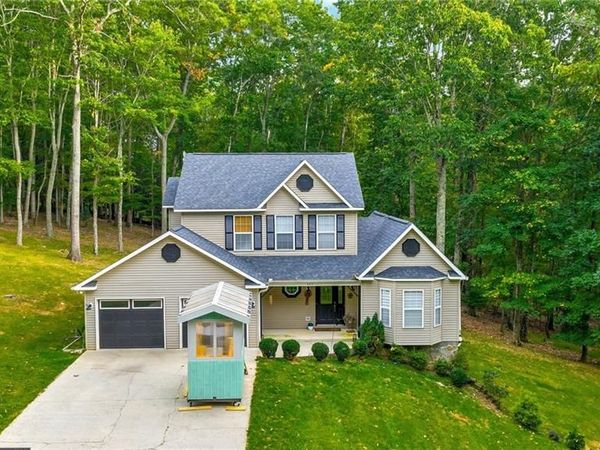 389 Highland Drive , Sparta, NC 28675