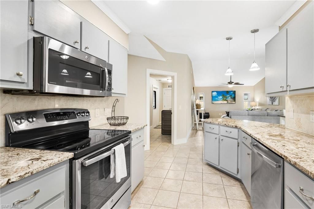 801 SW 52nd St, Cape Coral, FL 33914 Photo