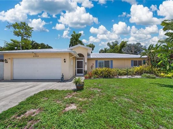 1212 SE 15th ST , CAPE CORAL, FL 33990