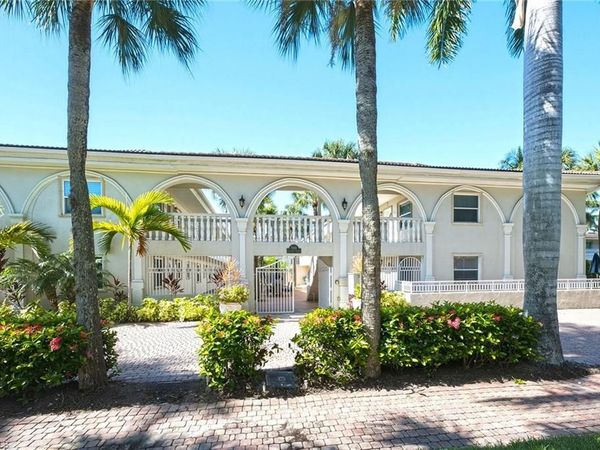980 7th AVE S, Unit 204, NAPLES, FL 34102