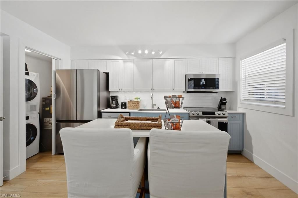 980 7th Ave S, Unit 204, Naples, FL 34102 Photo
