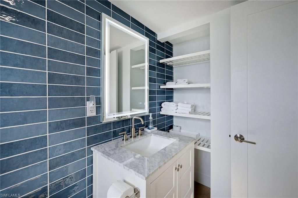 980 7th Ave S, Unit 204, Naples, FL 34102 Photo