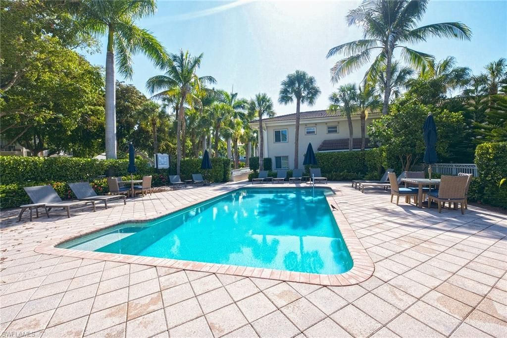 980 7th Ave S, Unit 204, Naples, FL 34102 Photo