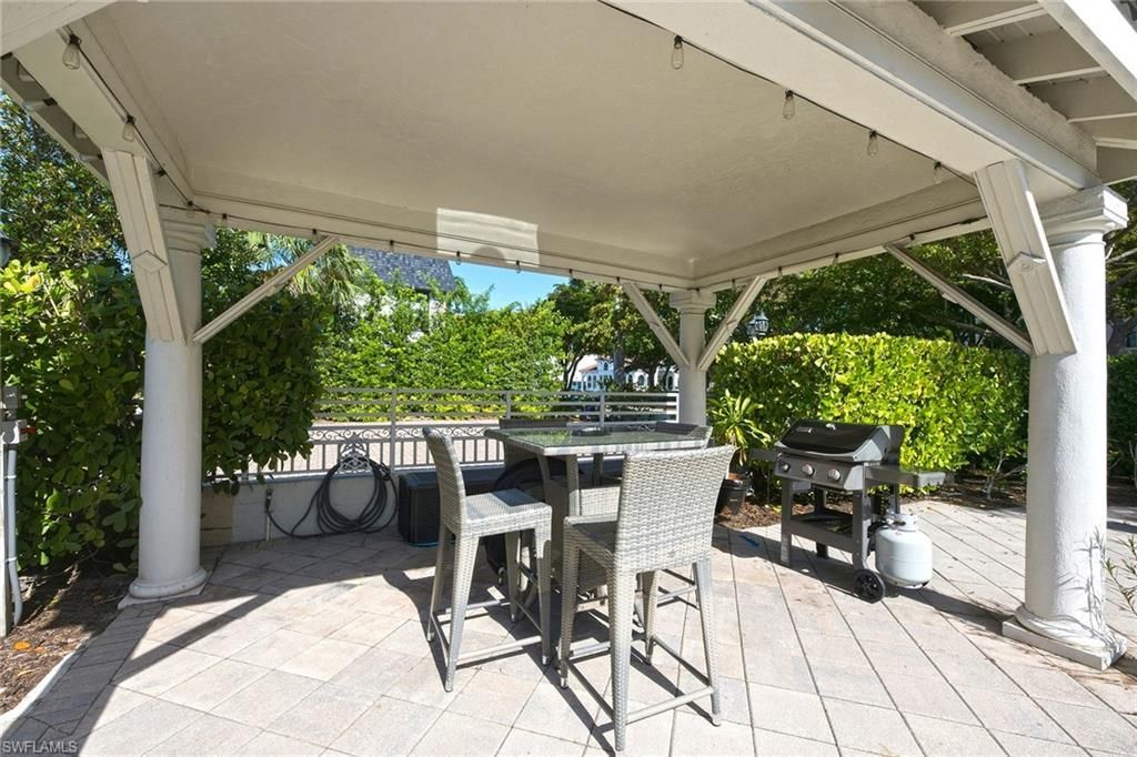 980 7th Ave S, Unit 204, Naples, FL 34102 Photo
