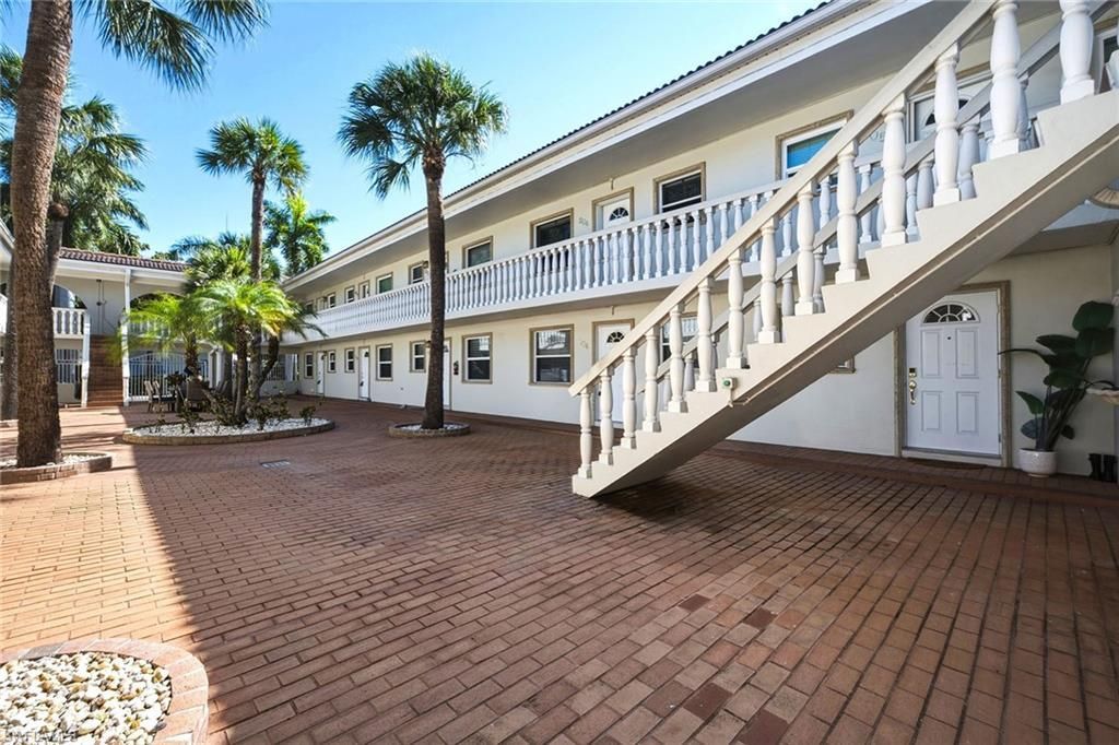 980 7th Ave S, Unit 204, Naples, FL 34102 Photo